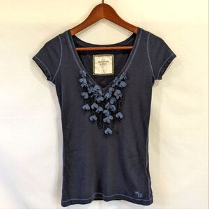 Abercrombie & Fitch 100% Cotton Navy Blue Floral Applique Textured T-shirt Sz XS